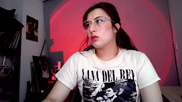 Snapshot of Scarlett_Sen chatting on November 18, 2025, 6:00 pm Scarlett Sen online show from November 18, 2025, 6:00 pm