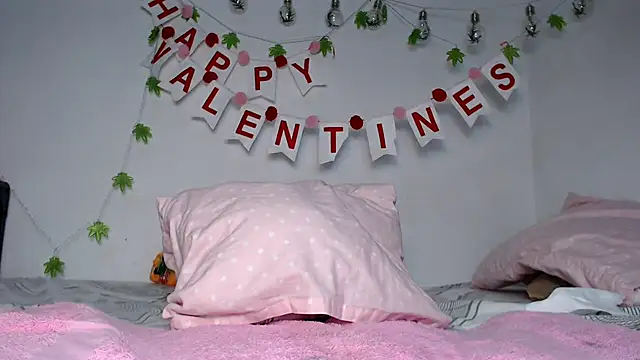 Snapshot of karolgirl-1 chatting on February 13, 2026, 10:37 am karolgirl-1 online show from February 13, 2026, 10:37 am