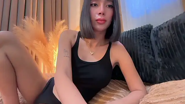 Snapshot of GenesisCastillano chatting on August 4, 2026, 7:35 am GenesisCastillano online show from August 4, 2026, 7:35 am