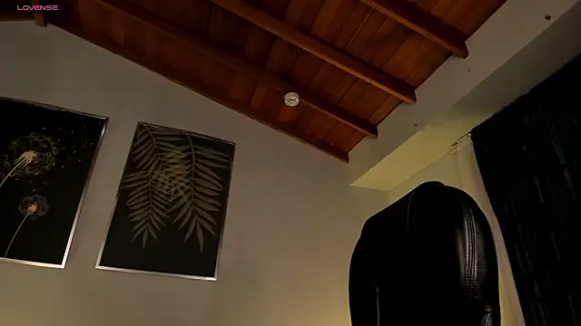 Snapshot of NickyLawson chatting on January 7, 2026, 4:50 am NickyLawson online show from January 7, 2026, 4:50 am