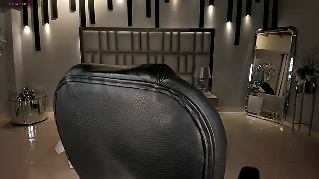 Snapshot of NickyLawson chatting on November 29, 2025, 4:12 am NickyLawson online show from November 29, 2025, 4:12 am