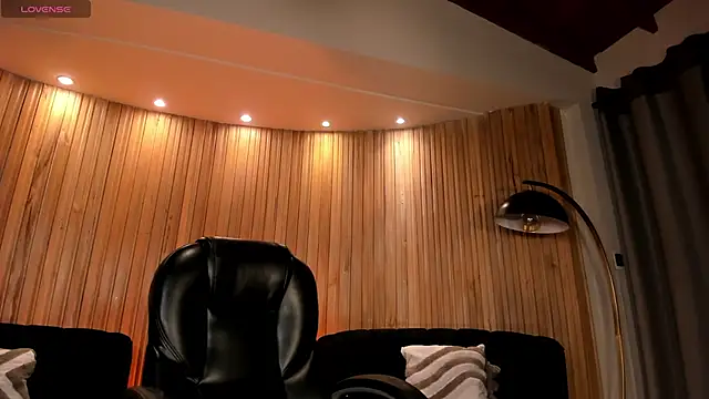 NickyLawson online show from April 6, 2026, 5:19 am