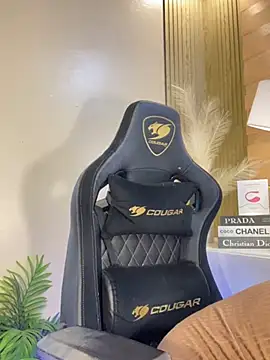 HeavenlyStar online show from February 5, 2025, 7:10 pm