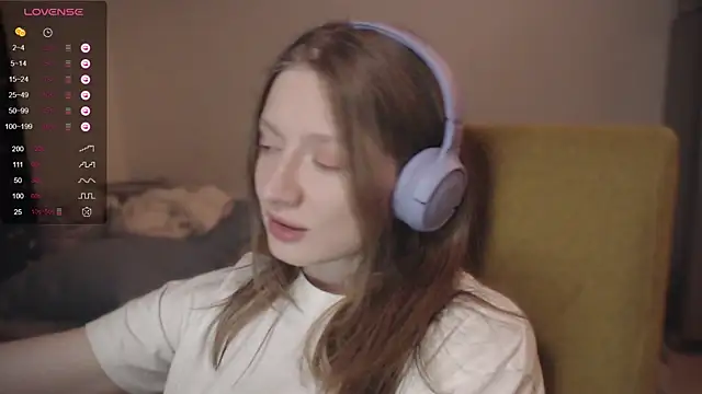 Snapshot of mollytuck chatting on December 19, 2024, 1:51 pm mollytuck online show from December 19, 2024, 1:51 pm