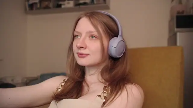 Snapshot of mollytuck chatting on December 21, 2024, 3:20 pm mollytuck online show from December 21, 2024, 3:20 pm