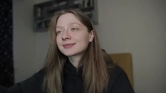 Snapshot of mollytuck chatting on January 19, 2025, 12:06 pm mollytuck online show from January 19, 2025, 12:06 pm