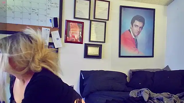 Snapshot of DoMeDoggyDiana chatting on March 15, 2025, 2:23 pm DoMeDoggyDiana online show from March 15, 2025, 2:23 pm