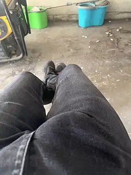 MAHKE12 online show from October 10, 2025, 9:43 am