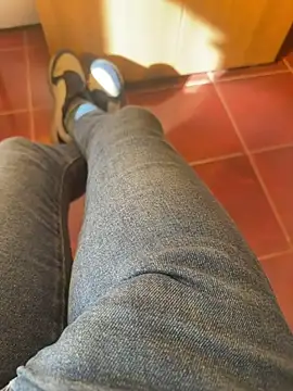 MAHKE12 online show from November 21, 2025, 9:30 am