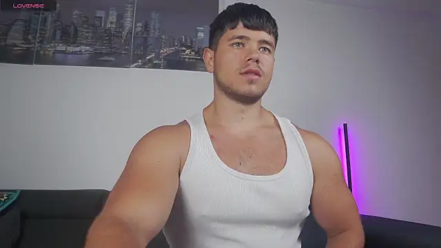 Snapshot of Arilas_ chatting on December 19, 2025, 7:33 am Arilas online show from December 19, 2025, 7:33 am