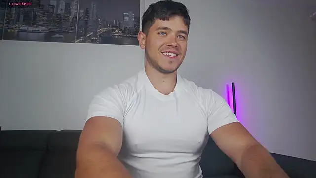 Snapshot of Arilas_ chatting on December 18, 2025, 7:24 am Arilas online show from December 18, 2025, 7:24 am