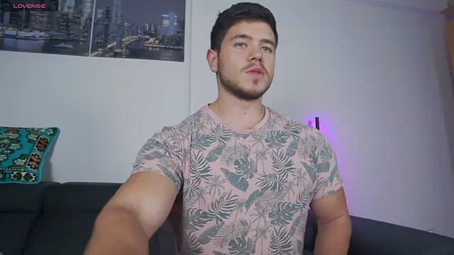 Snapshot of Arilas_ chatting on November 14, 2025, 2:21 pm Arilas online show from November 14, 2025, 2:21 pm