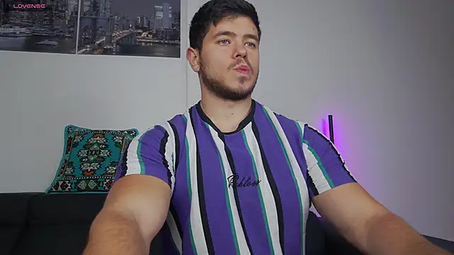 Snapshot of Arilas_ chatting on November 16, 2025, 8:08 am Arilas online show from November 16, 2025, 8:08 am