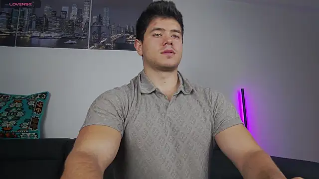 Snapshot of Arilas_ chatting on November 27, 2025, 7:31 am Arilas online show from November 27, 2025, 7:31 am