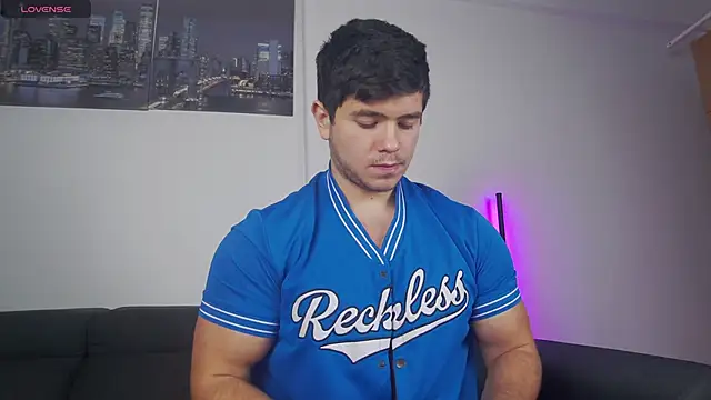 Snapshot of Arilas_ chatting on December 2, 2025, 6:59 am Arilas online show from December 2, 2025, 6:59 am