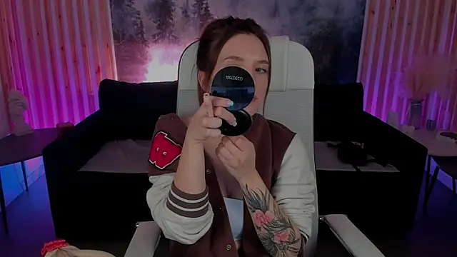 JennyDens online show from February 10, 2025, 5:47 am