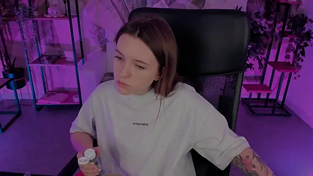 JennyDens online show from March 13, 2025, 2:27 am