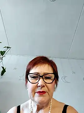 Snapshot of Fire_Night chatting on January 12, 2026, 8:54 am Fire Night online show from January 12, 2026, 8:54 am