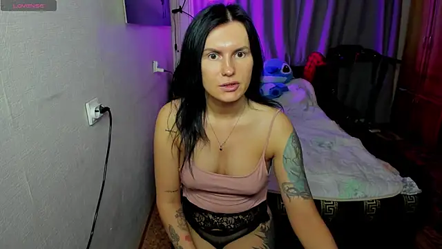 Snapshot of monica__elder chatting on April 4, 2026, 7:59 am monica elder online show from April 4, 2026, 7:59 am