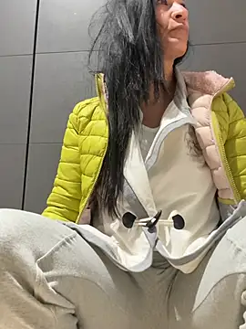 Luna-77 online show from April 5, 2026, 4:30 am