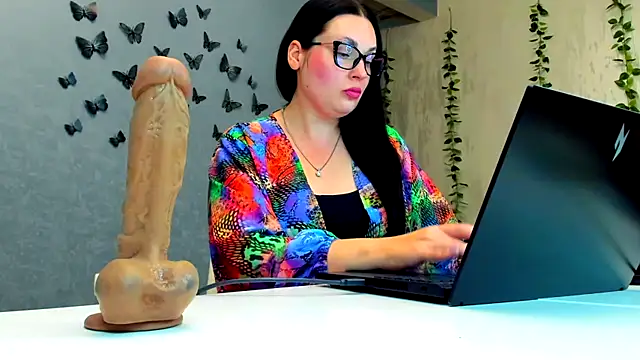 WorshipLilit online show from September 19, 2025, 6:01 pm