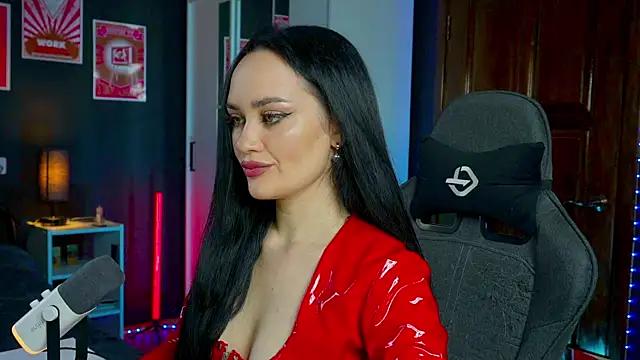 QueenAliss online show from October 29, 2025, 6:23 am