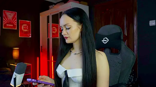 QueenAliss online show from February 20, 2026, 8:27 am