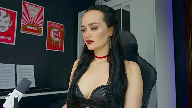 QueenAliss online show from September 22, 2025, 4:18 am