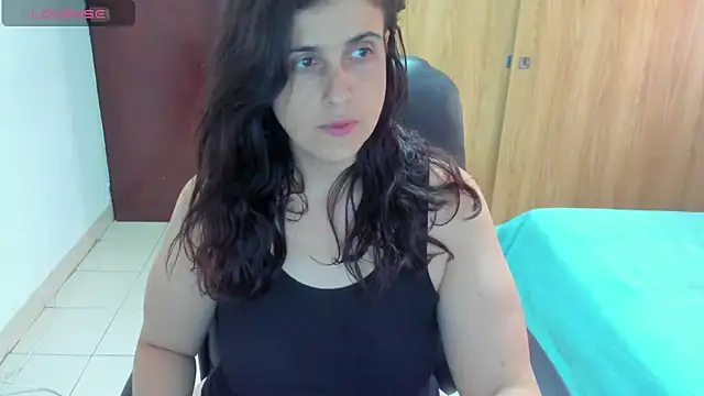 electraaxx online show from March 17, 2026, 7:39 pm