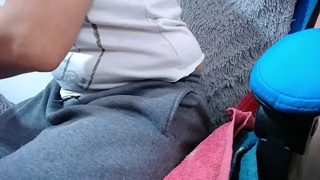 klylls squirt  online show from October 30, 2025, 8:17 pm