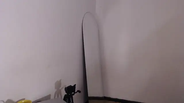 ValienteGirl  online show from April 7, 2026, 3:52 am