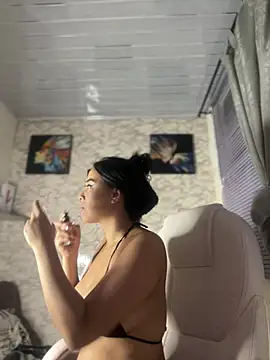 Little Amber6 online show from February 14, 2025, 4:04 am