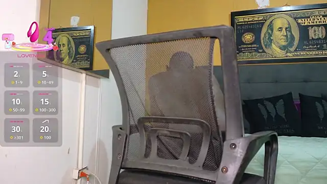 Snapshot of bigdanny_5 chatting on October 6, 2025, 12:06 pm bigdanny 5 online show from October 6, 2025, 12:06 pm