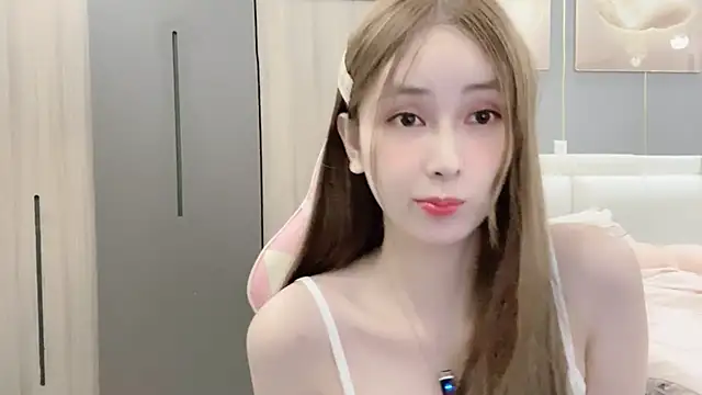 Snapshot of ANNA102 chatting on December 17, 2025, 2:33 pm ANNA102 online show from December 17, 2025, 2:33 pm