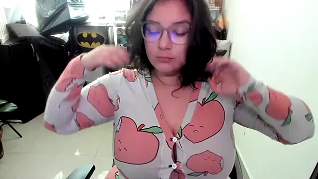 aika-dreams online show from December 17, 2025, 4:01 pm