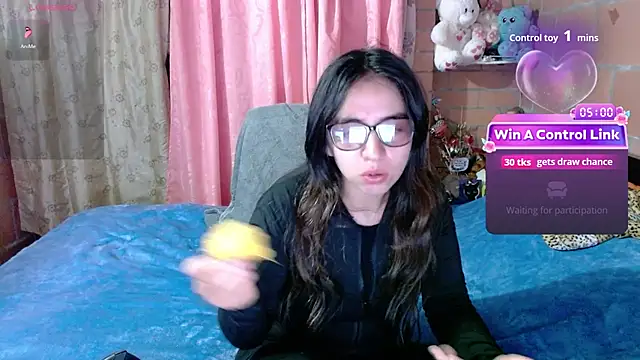 Snapshot of Maggie_Fox3 chatting on May 4, 2026, 2:04 am Maggie Fox3 online show from May 4, 2026, 2:04 am