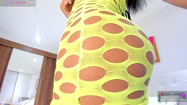 Snapshot of VictoriaVX chatting on February 1, 2026, 5:49 am VictoriaVX online show from February 1, 2026, 5:49 am