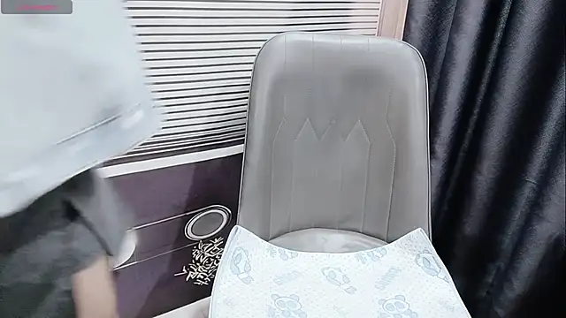 Snapshot of pelue chatting on April 13, 2026, 1:20 am pelue online show from April 13, 2026, 1:20 am