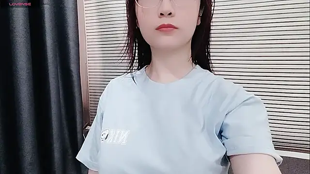 Snapshot of pelue chatting on March 31, 2026, 1:29 am pelue online show from March 31, 2026, 1:29 am