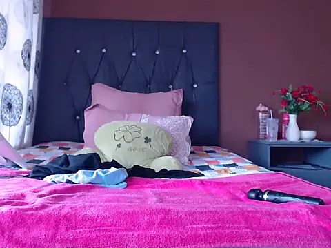 Lovelyboobs01 online show from December 4, 2025, 11:20 am