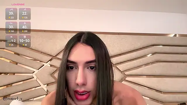 aaronKeller online show from November 4, 2025, 7:28 pm