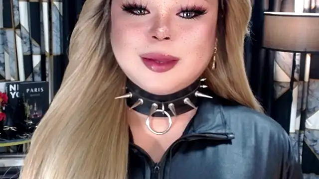 Snapshot of Mistress_DOMnicaaxx chatting on November 10, 2025, 5:18 pm Mistress DOMnicaaxx online show from November 10, 2025, 5:18 pm