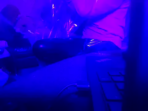 Crystalbitchx online show from November 5, 2025, 6:22 pm