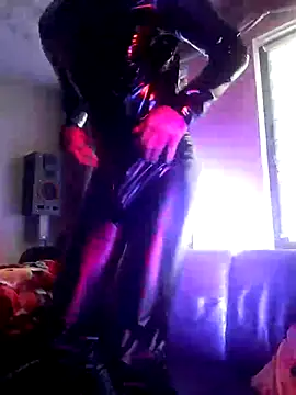 Snapshot of Crystalbitchx chatting on February 2, 2025, 9:29 am Crystalbitchx online show from February 2, 2025, 9:29 am