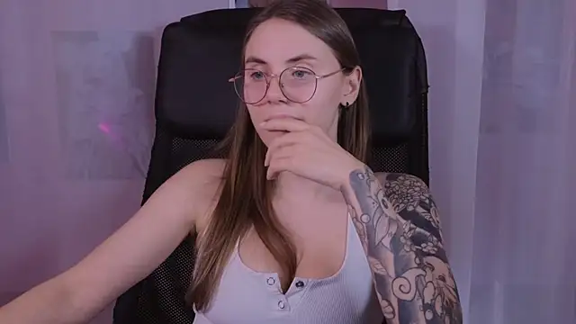  AnnaStark  online show from March 8, 2025, 2:34 am