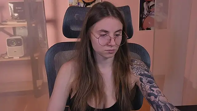  AnnaStark  online show from November 19, 2025, 8:31 pm