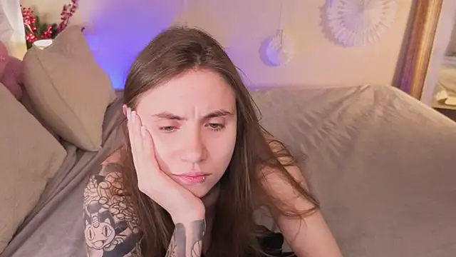 Snapshot of _AnnaStark_ chatting on December 19, 2025, 8:22 pm AnnaStark online show from December 19, 2025, 8:22 pm