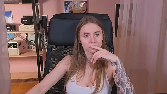  AnnaStark  online show from September 24, 2025, 6:36 pm