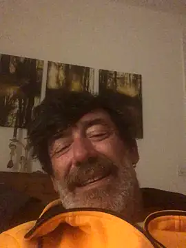 maxximere online show from October 22, 2025, 11:47 pm