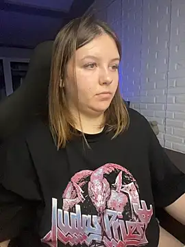 XNirvanaX online show from November 21, 2025, 2:43 am